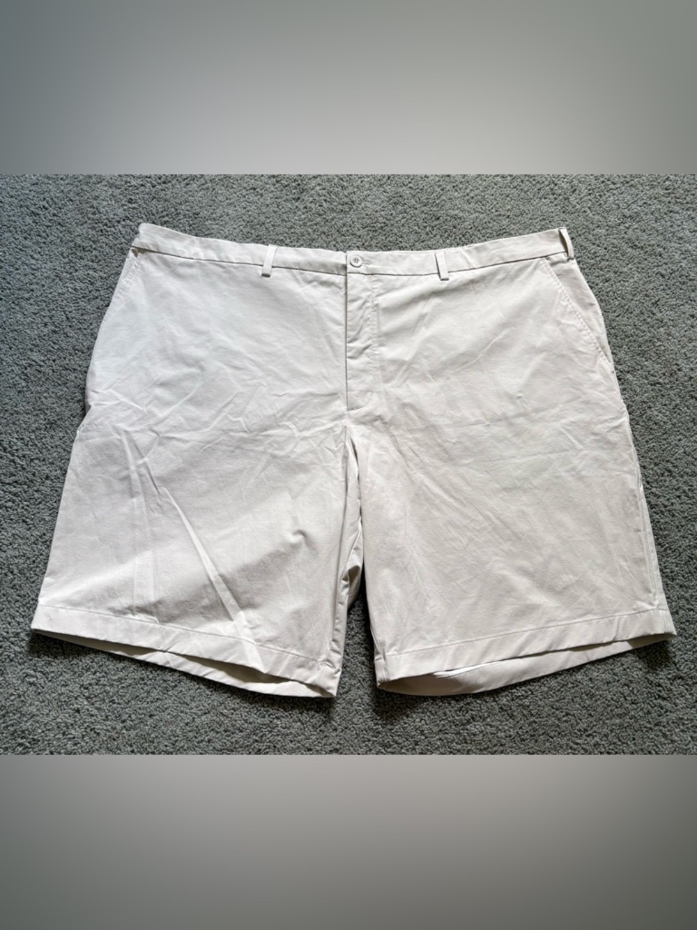 Vineyard Vines On The Go Shorts Mens Size 52B Performance Preppy Golf OTG Beige